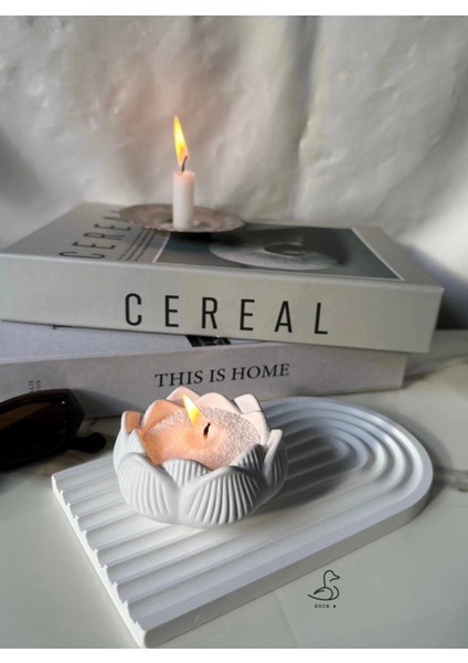 Çizgili Dekoratif Tabak ve Lotus Çiçek Inci Tozlu Mumluk fırsatları