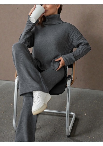 Kadın Fitilli Yaka Saç Örgü Desenli Yanlardan Yırtmaçlı Triko Takım Antrasit