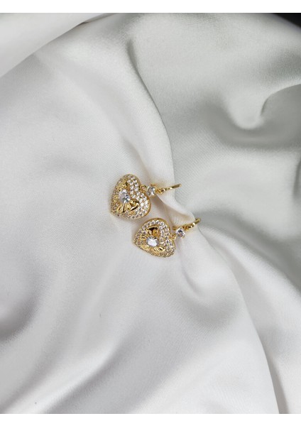 - Zirkon Taşlı Kalpli Çelik Küpe fiyatları