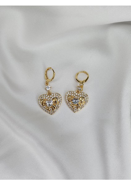 - Zirkon Taşlı Kalpli Çelik Küpe fırsatları