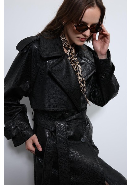 Siyah Dokulu Suni Deri Trençkot