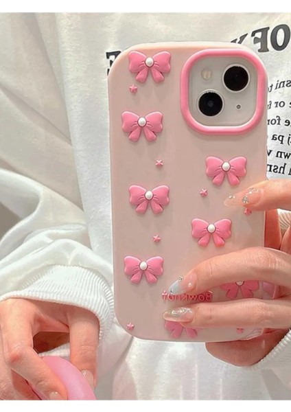 iPhone 14 Plus / 15 Plus Uyumlu Pembe Fiyonk Desenli Kabartmalı Yumuşak Silikon Kılıf