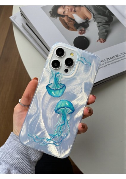 iPhone 15 Pro Max Uyumlu Deniz Anası Desenli Tüylü Hologramlı Silikon Kılıf fiyatları