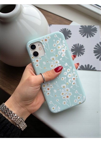 iPhone 11 Uyumlu Papatya Desenli Fıstık Yeşili Lansman Liquid Silikon Kılıf fırsatları