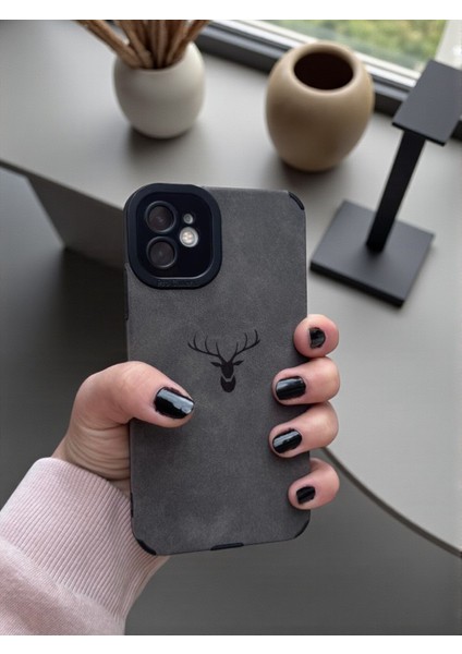 iPhone 12 Uyumlu Geyik Desenli Premium Süet Dokulu Kamera Korumalı Kılıf modelleri
