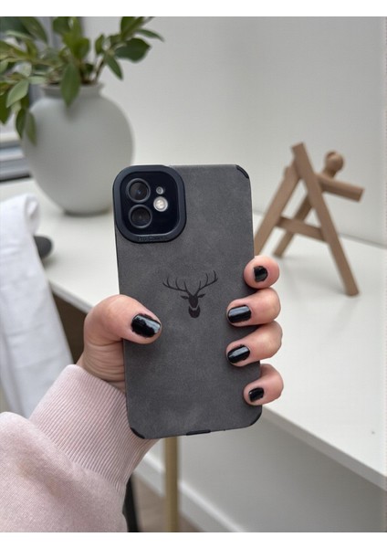 iPhone 12 Uyumlu Geyik Desenli Premium Süet Dokulu Kamera Korumalı Kılıf fırsatları