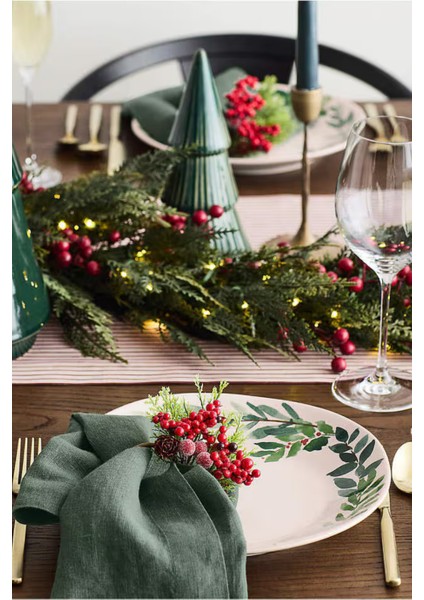 Faux Pre-Lit Hemlock & Berry Garland 6' LED Işıklı Yılbaşı Çelengi modelleri