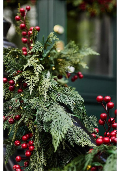 Faux Pre-Lit Hemlock & Berry Garland 6' LED Işıklı Yılbaşı Çelengi