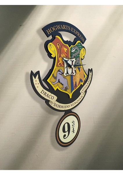 Harry Potter Hogwarts Express Figür Dekoratif Sarkaçlı Duvar Saati
