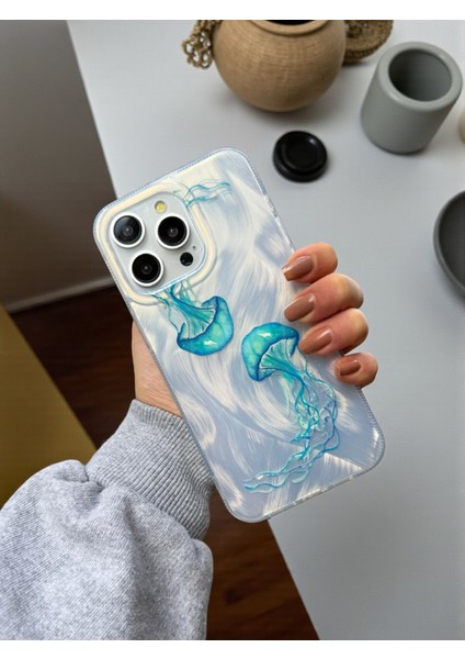 iPhone 15 Pro Uyumlu Deniz Anası Desenli Tüylü Hologramlı Silikon Kılıf fiyatları