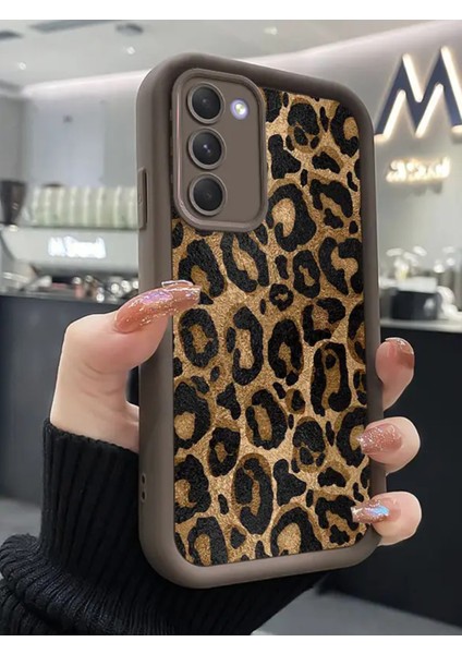 Samsung Galaxy S21 Fe Uyumlu – Leopar Desenli Şık ve Dayanıklı Silikon Kılıf