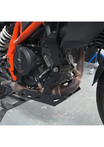 Motosiklet Aksesuarları Motor Şasi Kapağı Göbek Tavası Plakası Bash 390DUKE Duke 390 2025 2024 (Yurt Dışından) modelleri