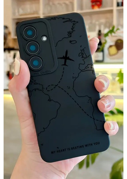 Samsung S24 Fe Uyumlu – Siyah Harita Desenli Yumuşak Silikon Kılıf