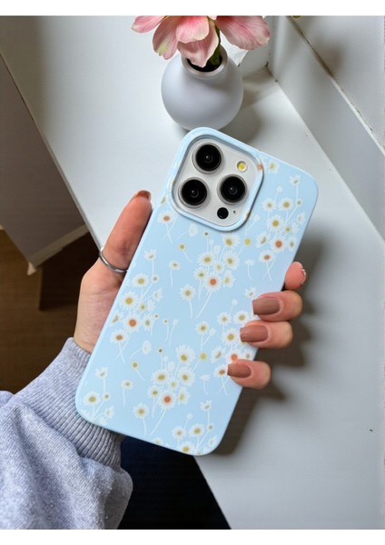 iPhone 16 Pro Uyumlu Papatya Desenli Mavi Lansman Liquid Silikon Kılıf fırsatları