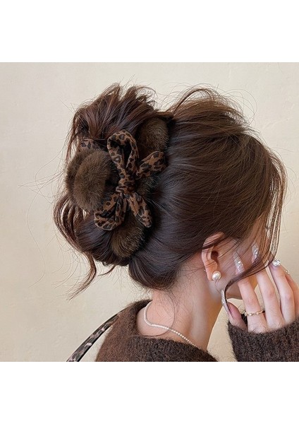 Sonbahar ve Kış Yay Peluş Çizik Klip Büyük Saç Tokası Kadın Yeni Sevimli Başın Arkası Kıdemli Anlamda Köpekbalığı Klip (Yurt Dışından)