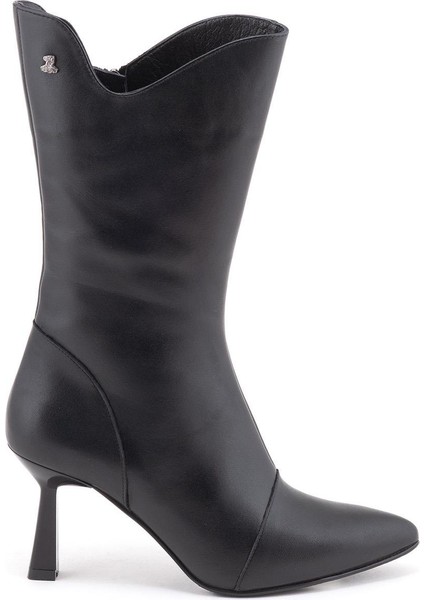 1853212 Kadın Çizme