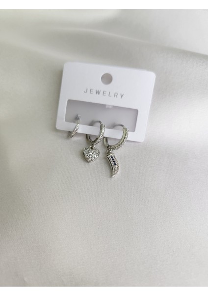 - Zirkon Taşlı Kalp Detaylı Çelik Küpe