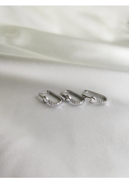 - Zirkontaşlı Kalp Detaylı Çelik Küpe