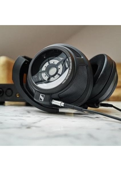 Hd 820 - Kulak Üstü High-End Kulaklık - 300 Ohm, Kapalı Kulaklık, Doğal ve Geniş Ses Sahnesi, Ergonomik Kulak Pedleri fırsatları