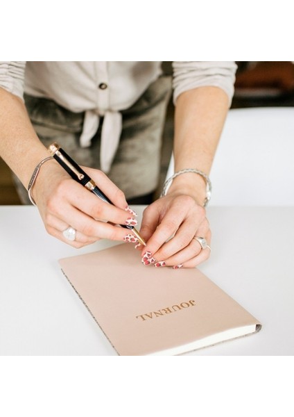 Çilek -2 Tırnak Dövmesi fiyatları