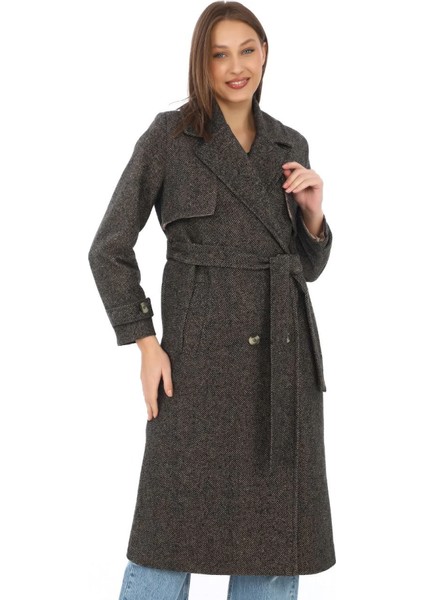 Balık Sırtı Yünlü Dokuma Kaşe Kaban – Kruvaze Yaka, Kuşaklı, Cepli, Astarlı Uzun Boy Tesettür Şık Kışlık Kaşe Kaban Modeli - Kahverengi modelleri