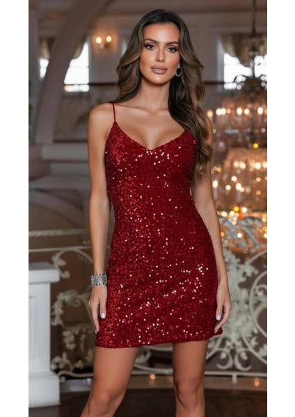 Kadın Omuz Askılı Sırt Dekolteli Kadife Kumaş Üzerine Full Pul Payetişlemeli Mini Elbise