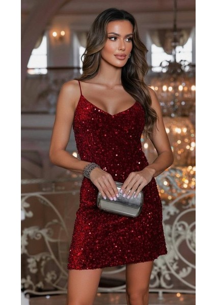 Kadın Omuz Askılı Sırt Dekolteli Kadife Kumaş Üzerine Full Pul Payetişlemeli Mini Elbise modelleri