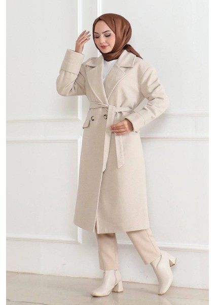 Kaşe Kaban – Uzun Boy Kruvaze Yaka Kuşaklı Tesettür Kaşe Kışlık Kaban, Astarlı Şık Yünlü Dokuma Oversize Rahat Kalıp Cepli Düğmeli Modern Kap Modeli - Bej fiyatları