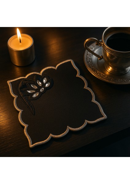 Siyah Kadife Görünümlü El Işçiliği 2 Li Sunum Matı – Kristal Taşlı, Premium Kahve Sunumluğu