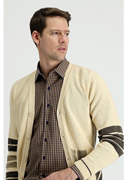 Triko Hırka Yünlü Örme Kumaşla Şık Desenli Tasarım Erkekler İçin indirimleri