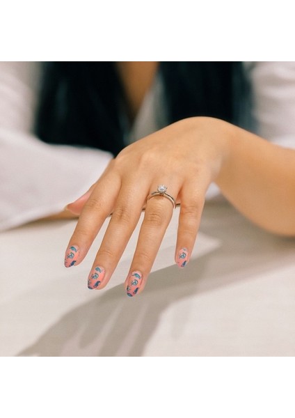 Kaplan Desenli Tırnak Dövmesi fiyatları