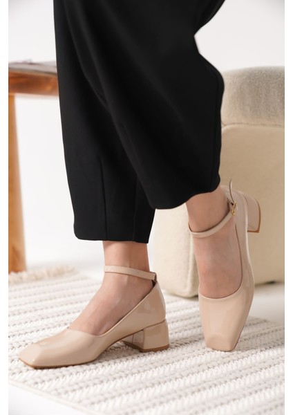 Arilla Bej Rugan Kadın Topuklu Ayakkabı
