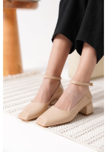 Arilla Bej Rugan Kadın Topuklu Ayakkabı fırsatları