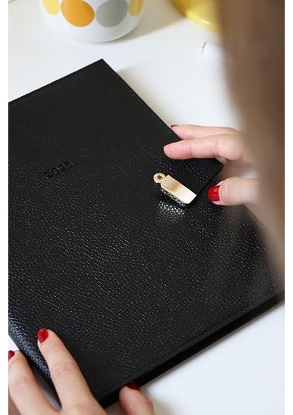 2025 Haftalık Ajanda A4 (19X25CM) Ivory 100GR. Içi Değişebilir modelleri