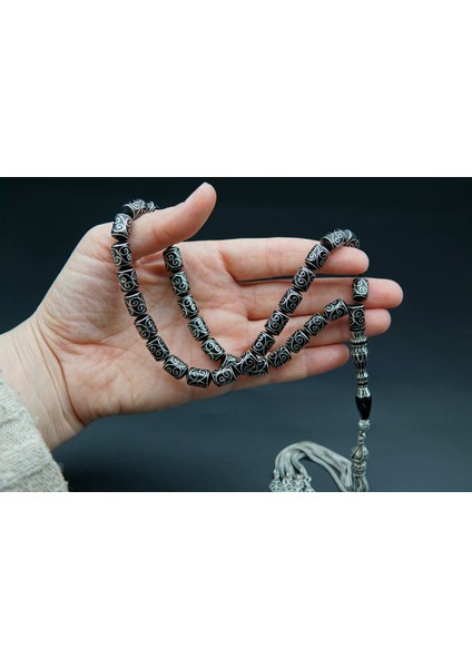 Siyah İnci Oltutaşı Kapsül Kesim Nakış Işlemeli Oltu Taşı Tesbih SK000155 fırsatları