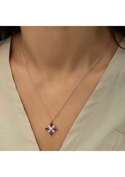 925 Ayar Gümüş Mor Taşlı Umut Çiçeği Gümüş Kolye T6018 (944944) fırsatları