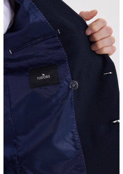 Erkek Slim Fit Sivri Yaka Çizgili Kapaklı Cepli Lacivert Takım Elbise