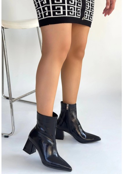 Lzrdwzrd Mosy Siyah Rugan Topuklu Bot (Numara: 37) fiyatları