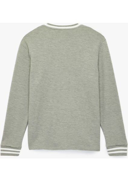 Regular Fit Çizgi Detaylı Nakışlı Dokulu V Yaka Sweatshirt fiyatları