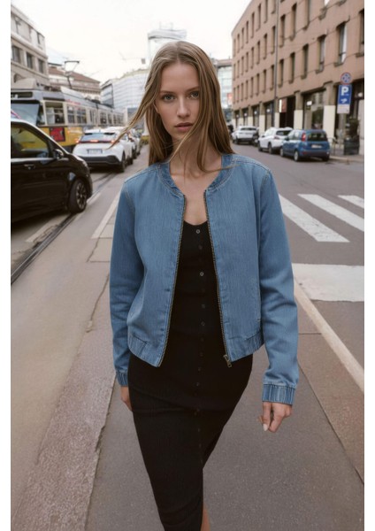 Kadın Açık Mavi Bomber Denim Ceket modelleri
