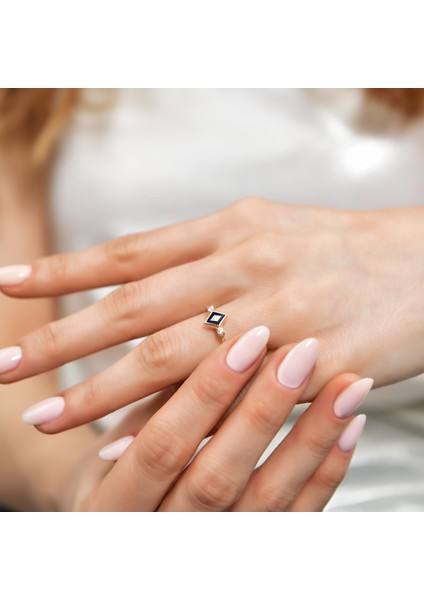 14 Ayar Altın Taş Detaylı Mineli Yüzük