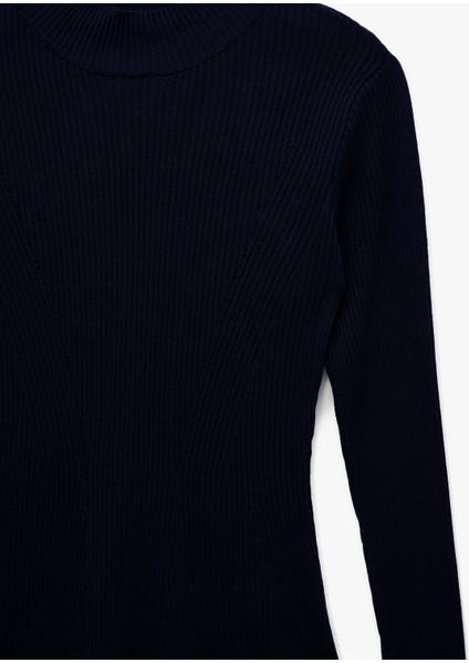 x Melis Ağazat - Uzun Kollu Dik Yaka Triko Kazak modelleri