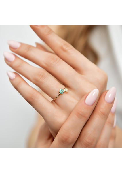 Renkli Mineli Taş Süslemeli Altın Yüzük