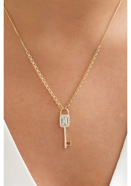 Altın Baget Taşlı Anahtar Kolye