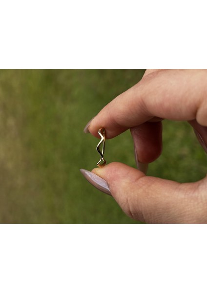 14 Ayar Altın Dalgalı Yüzük