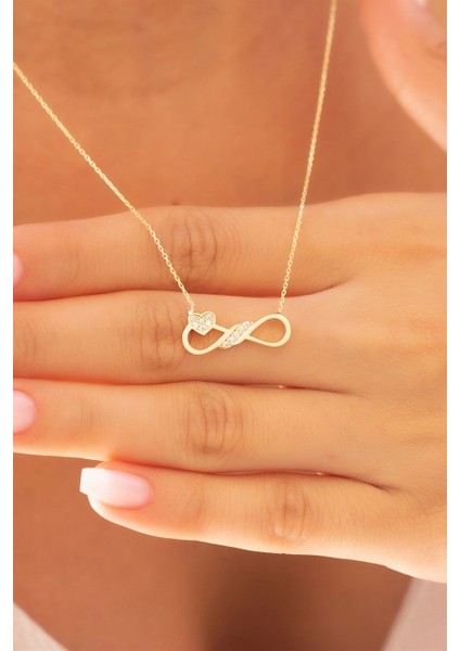 Zarif Kalp ve Sonsuzluk Detaylı Altın Kolye