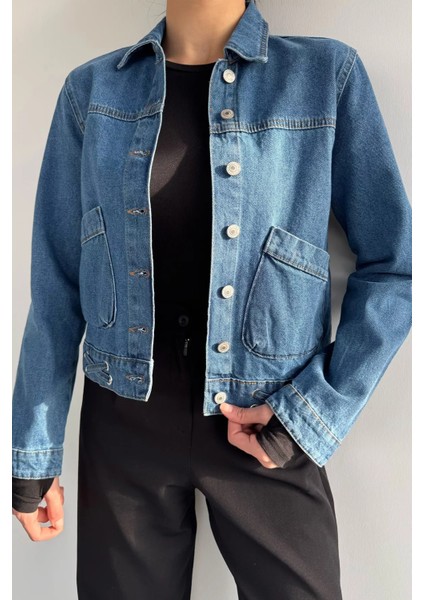 Kadın Çift Cepli Ön Düğmeli Kuşgözü Detaylı Jean Kot Ceket P-00019429