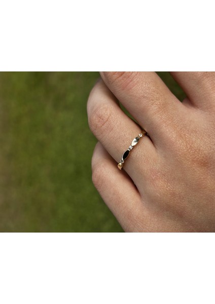 14 Ayar Altın Taşlı Minimal Kadın Yüzük fiyatları