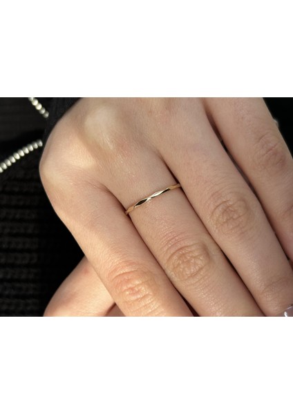 14 Ayar Altın Minimal Tarz Yüzük fiyatları