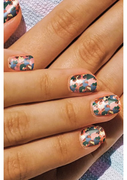 Kadınlar Desen Tırnak Dövmesi modelleri